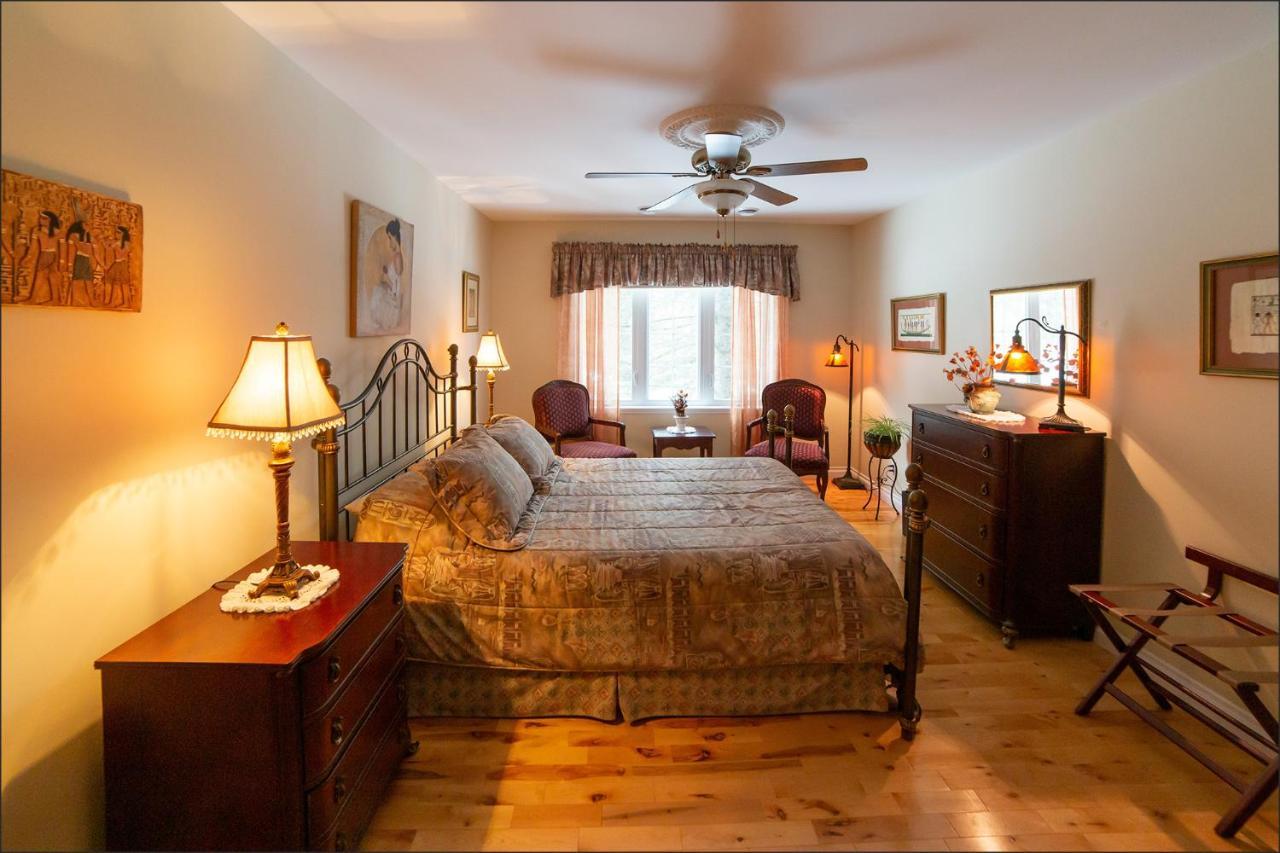 Bed and Breakfast Au Coeur De Saint-Sauveur Екстер'єр фото