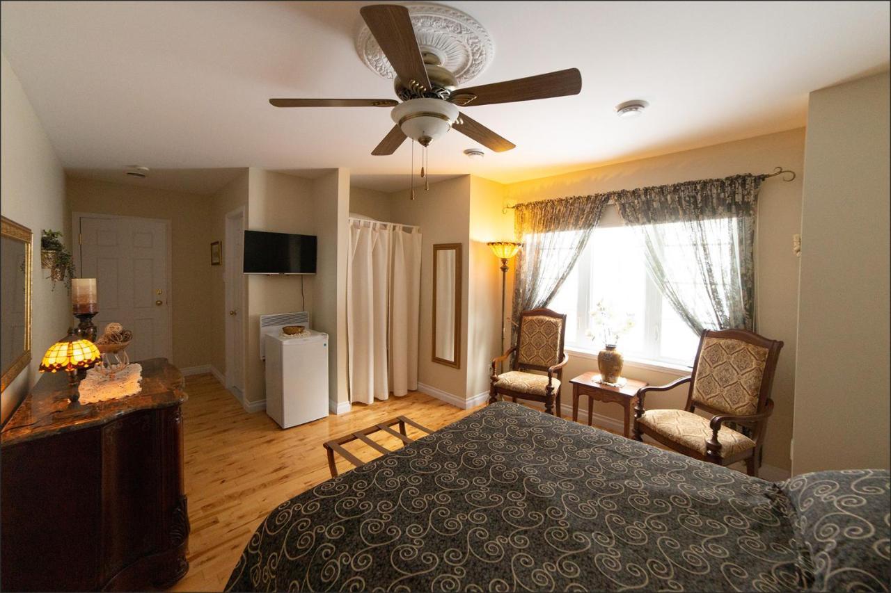 Bed and Breakfast Au Coeur De Saint-Sauveur Екстер'єр фото