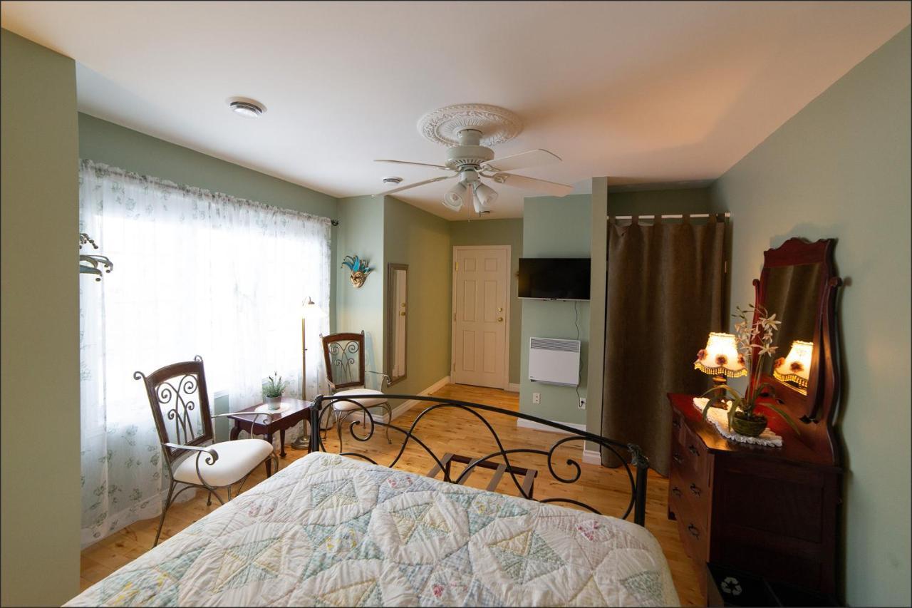 Bed and Breakfast Au Coeur De Saint-Sauveur Екстер'єр фото