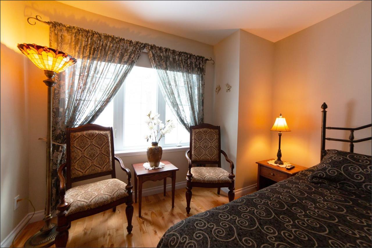 Bed and Breakfast Au Coeur De Saint-Sauveur Екстер'єр фото